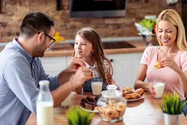 Happy Family Having Breakfast Together Home — Stock Photo, Image
