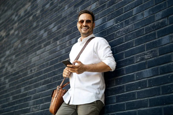 Handsome Businessman Using Smart Phone City Portrait Young Businessman Outdoors — Stock Photo, Image