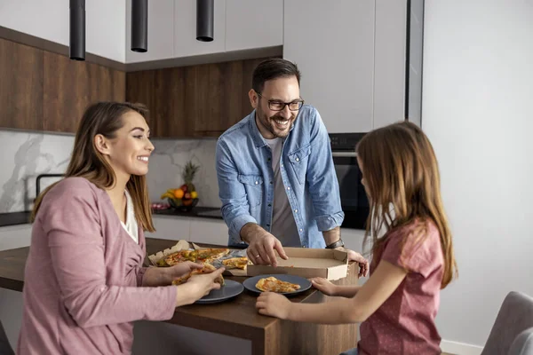 Mom Dad Daughter Eating Together Home Happy Family Eating Pizza — Stock Photo, Image