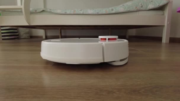 Stofzuiger Robot Schoonmaken Thuis Robot Stofzuiger Het Moderne Huis Slimme — Stockvideo