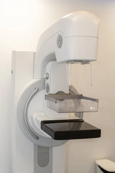 現代のクリニックでマンモグラフィー豊胸手術装置 医療機器 医療技術 — ストック写真
