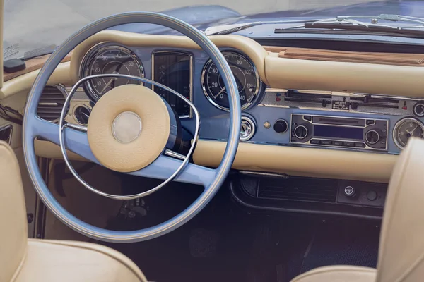 Wnętrze Klasycznego Samochodu Vintage — Zdjęcie stockowe