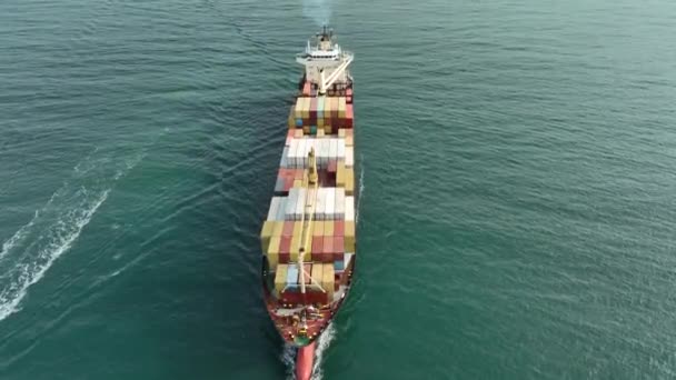 Duży Kontenerowiec Morzu Ocean Widok Lotu Ptaka Kontenerowiec Statek Towarowy — Wideo stockowe