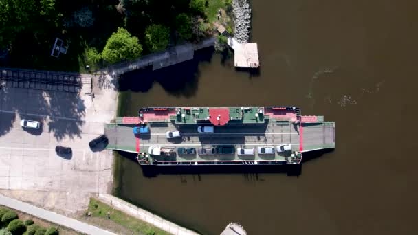 Vue Haut Vers Bas Ferry Boat Transportant Des Voitures Ferry — Video