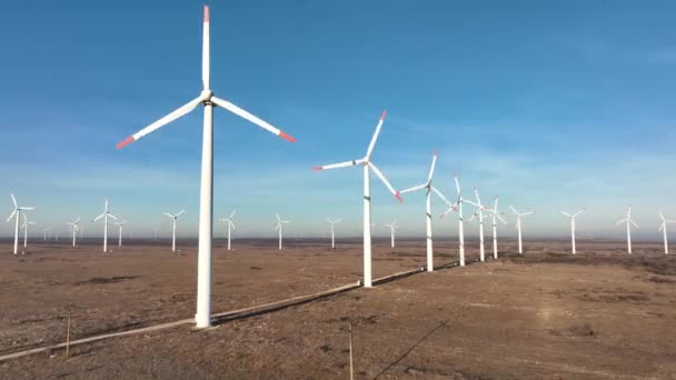 Fazenda Turbinas Eólicas Moinho Vento Para Produção Energia Elétrica Energia — Vídeo de Stock