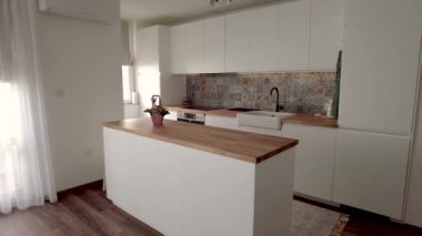 Yeni modern mutfak. Yeni evim. İç mekan 