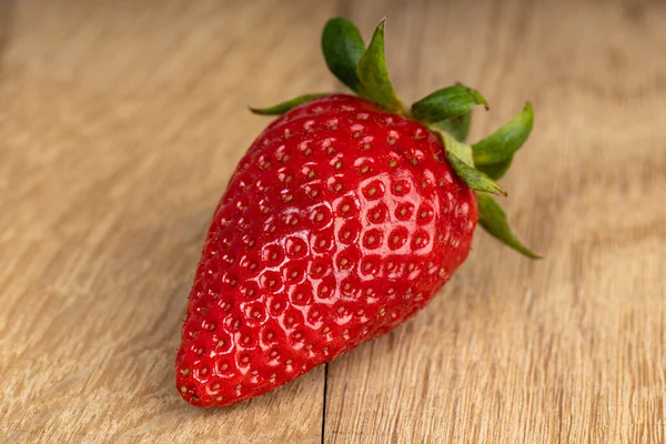 Φρούτα Φράουλας Ξύλινο Φόντο — Φωτογραφία Αρχείου