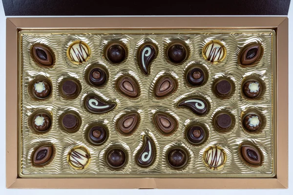 Коробка Різних Шоколадних Цукерок — стокове фото