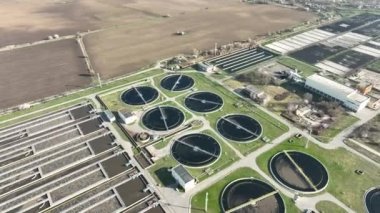 Temizlik İnşaat bir arıtılması için. Atıksu arıtma tesisi.  