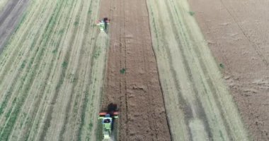 İki hasatçının hasat alanının hava görüntüsü