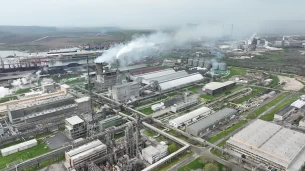 Chemická Továrna Kouřem Chemický Závod Průmyslová Elektrárna Komínem — Stock video