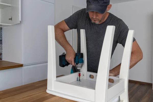 Carpenter Working New Kitchen Handyman Fixing Chair Screwdriver — Stock Photo, Image