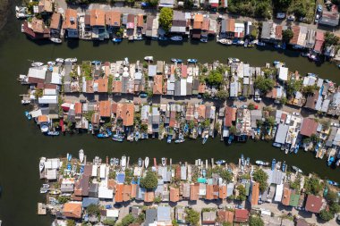 Bulgaristan 'ın Burgaz kenti yakınlarındaki eski liman ve balıkçı köyünün aşağı manzarası
