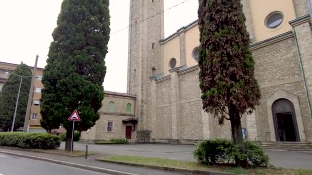 圣托马斯使徒教堂在Bergamo意大利 Chiesa San Tomaso Apostolo — 图库视频影像