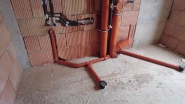 Banyo inşaatı. Yeni banyo yapım aşamasında. Banyo içi. Yeni Ev