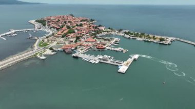 Nessebar, Bulgaristan Karadeniz sahil üzerinde Antik kentin havadan görünümü.