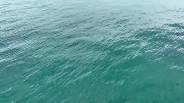Voo Vídeo Drone Aéreo Sobre Oceano Mar Perto Água — Vídeo de Stock