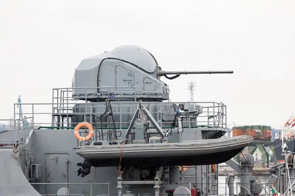 Moderne Waffen Auf Dem Deck Eines Militärschiffs Waffensystem Zur Verteidigung Stockfoto