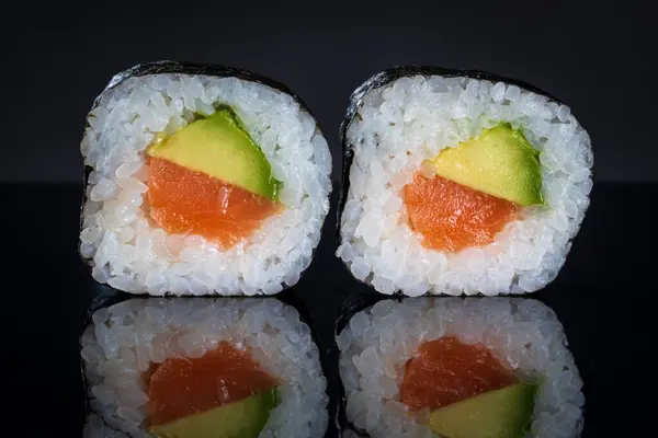 Sushi Rolls Tuna Avocado Sushi Reflection Traditional Japanese Food — Stock Photo, Image