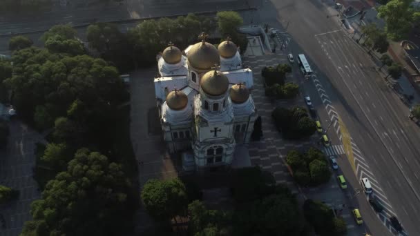 Luftaufnahme Der Mariä Himmelfahrt Kathedrale Bei Sonnenaufgang Varna Bulgarien Kirche — Stockvideo