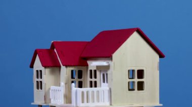 Dönüşümlü küçük aile evi modeli. Yeni ev kavramı