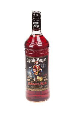 Varna, Bulgaristan - Ağustos 17.2016: Yüzbaşı Morgan rom, beyaz izole bir şişe fotoğrafı. Captain Morgan rom alkol konglomera Diageo tarafından üretilen bir markasıdır..