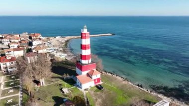 Bulgaristan 'ın Balkan yarımadasındaki en eski deniz fenerinin hava manzarası
