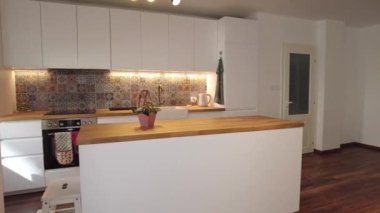 Yeni modern mutfak. Yeni evim. İç mekan 