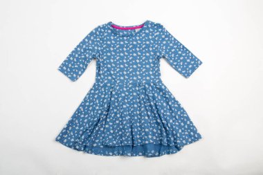 Zarif hafif çocuklar yaz elbisesi. Çiçekli mavi elbise