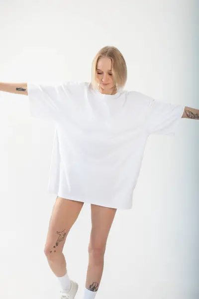 Beautiful Girl White Oversized Shirt Posing White Background High Quality — Stock Photo, Image