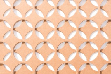 Elmaslar ve daireler - geometrik şekilli kağıt resim soyut arka plan. Robot desenleri kahverengi ve beyaz renklerde. Metin için kopyalama alanı olan yaratıcı kağıt eko arkaplanı