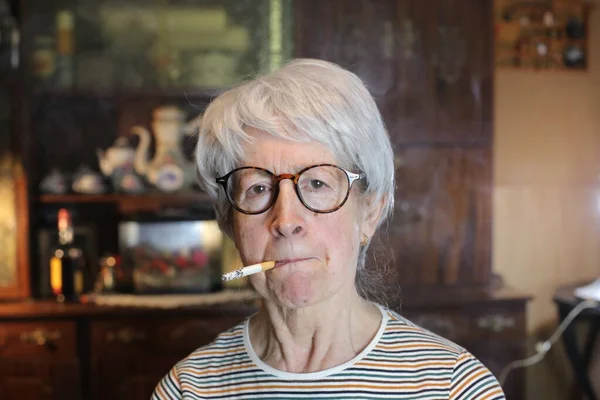 Close Portrait Mature Woman Cigarette Smoking Home — Foto Stock