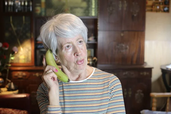 Close Portrait Mature Woman Banana Home — Stockfoto