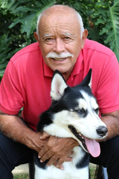 Close Portrait Happy Mature Man His Husky Dog Park — Stock Photo, Image