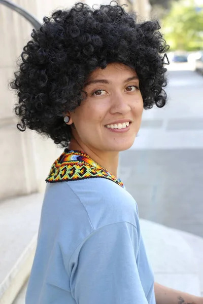 Πορτρέτο Της Όμορφης Νεαρής Γυναίκας Παραδοσιακά Κολομβιανά Ρούχα Σγουρά Μαλλιά — Φωτογραφία Αρχείου