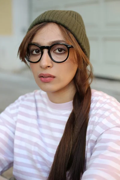 Pretty Woman Long Hair Wearing Casual Outfit Eyeglasses Posing Camera — Stock Photo, Image