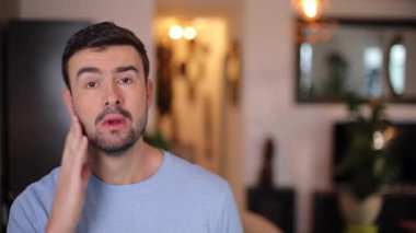 Sakallı bir gencin portresi.