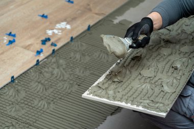 Banyoya ya da mutfağa fayanslar seriyorum.