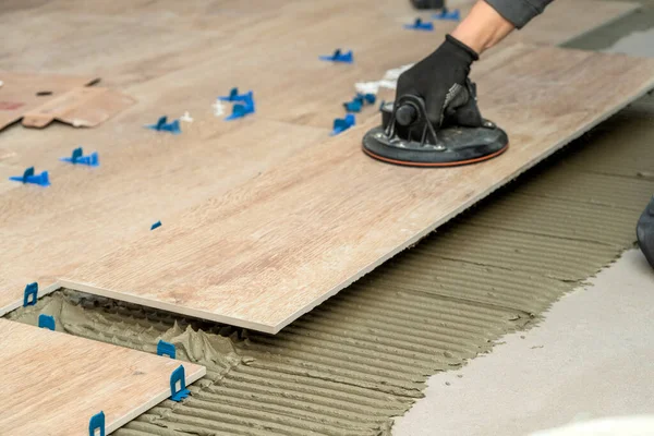 Banyoya ya da mutfağa fayanslar seriyorum.