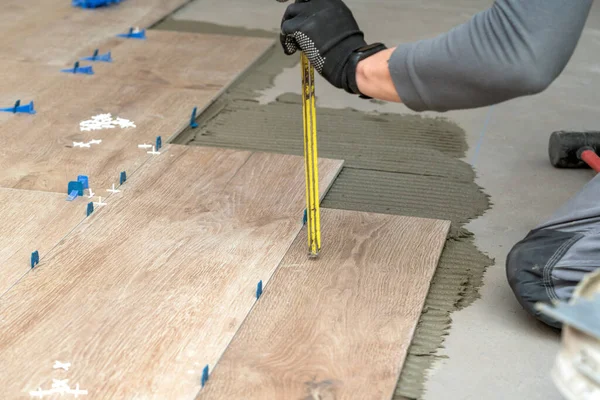 Banyoya ya da mutfağa fayanslar seriyorum.