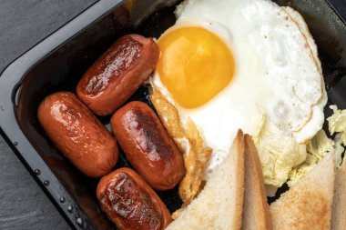 Fast food ve sağlıksız yeme konsepti - fast food aperatiflerine yakın çekim