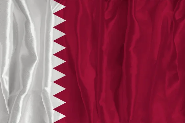 Katarská Vlajka Hedvábném Pozadí Skvělým Národním Symbolem Textura Tkanin Oficiální — Stock fotografie