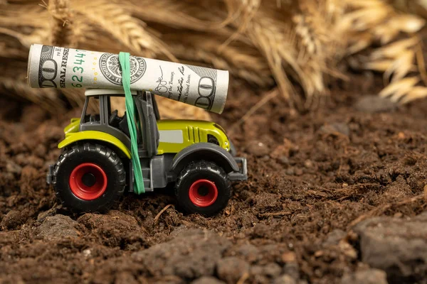 Arkaplanda Buğday Filizi Olan Bir Traktör Tahıl Tarım Ihracatı Tarım — Stok fotoğraf