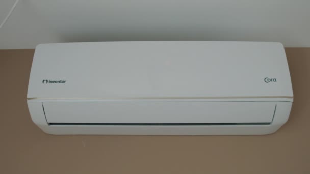 Close Shot Indoor Unit Air Conditioner Attached Wall Modern Air — Vídeo de Stock