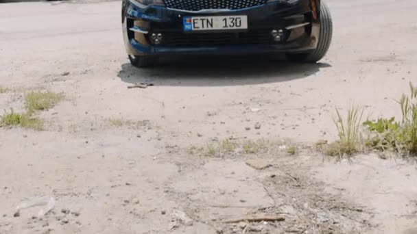 Auto Nera Una Cava Sabbia Pietra Filmati Fullhd Alta Qualità — Video Stock