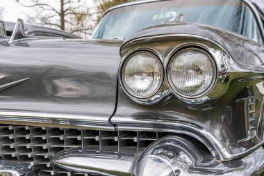 İsveç, Tydinge 1 Mayıs 2022: Sergide eski ve güzel bir araba