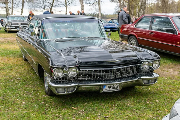 2022年5月1日 瑞典蒂丁奇 一辆漂亮的老式汽车在展览上亮相 — 图库照片