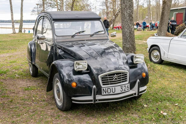 スウェーデン ティディンゲ2022年5月1日 展覧会で美しい古いヴィンテージ車 — ストック写真