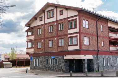 İsveç, Hassleholm 5 Mayıs 2022, apartman, ev. Modern Avrupa mimarisi.