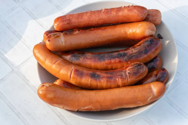 Grilled Sausages Being Prepared Outdoors Warm Sunny Day Picnic — Stock Photo, Image